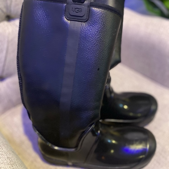 Ugg rubber boots size 8 fur inside worn a handful of times - Picture 4 of 7